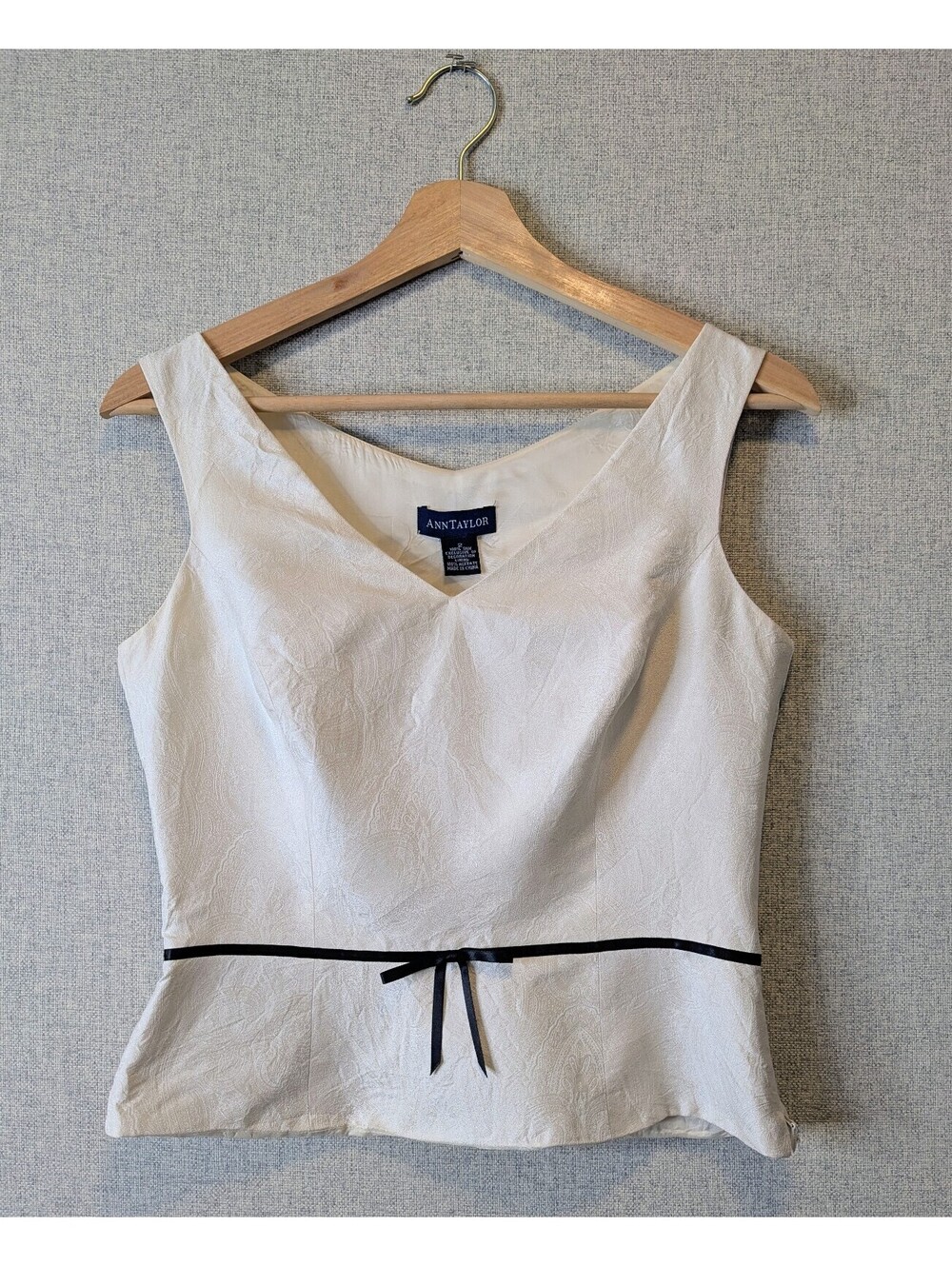 Vintage 90s Ann Taylor 100% silk dainty bow top